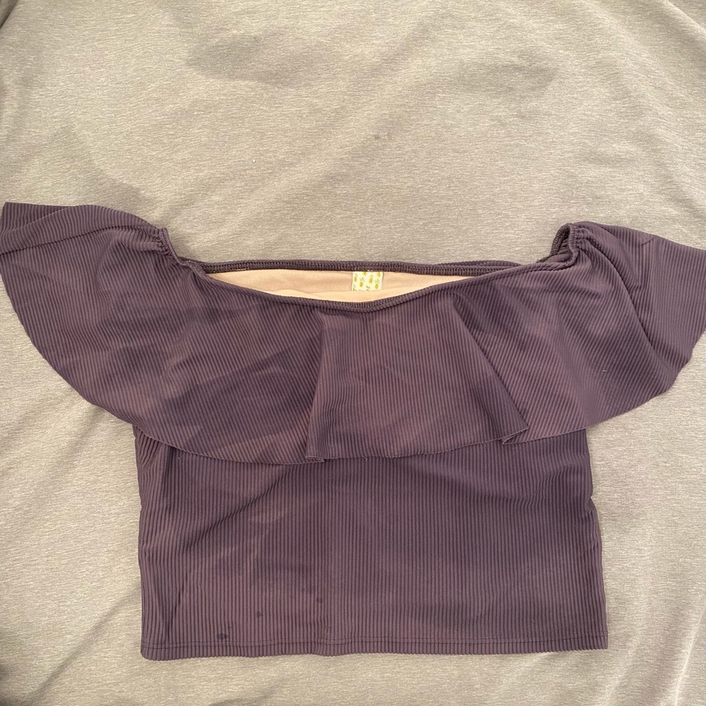 Kortni Jeane Size M Ruffled Around Top